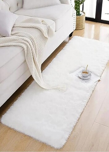 Beyaz Peluş Pofuduk Yumoş Halı