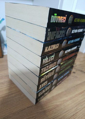 Demir druid günlükleri 9 kitap Roman Seti