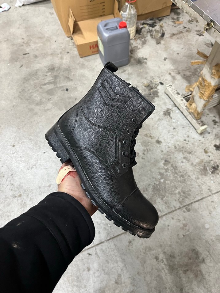 Siyah Parlak Bağcıklı Erkek Biker Bot - Görsel 2