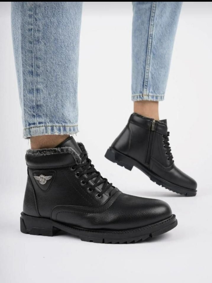 Siyah Kürklü Erkek Biker Bot - Görsel 3