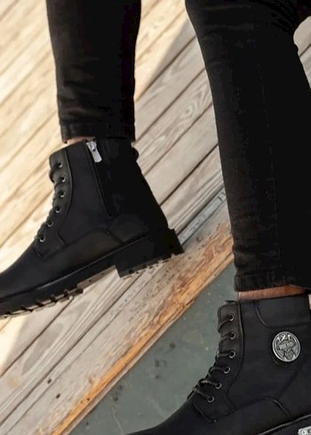 Siyah Yılan Desenli Bağcıklı Erkek Deri Bot - Görsel 3