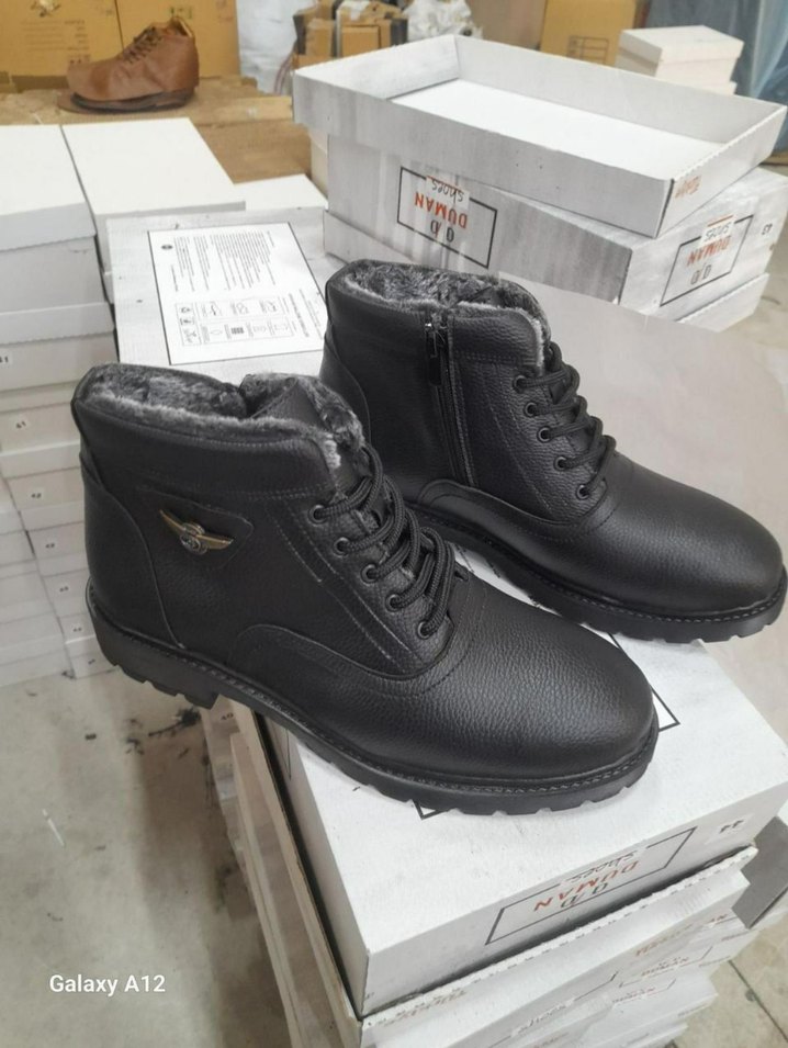 Siyah Kürklü Erkek Biker Bot - Görsel 4