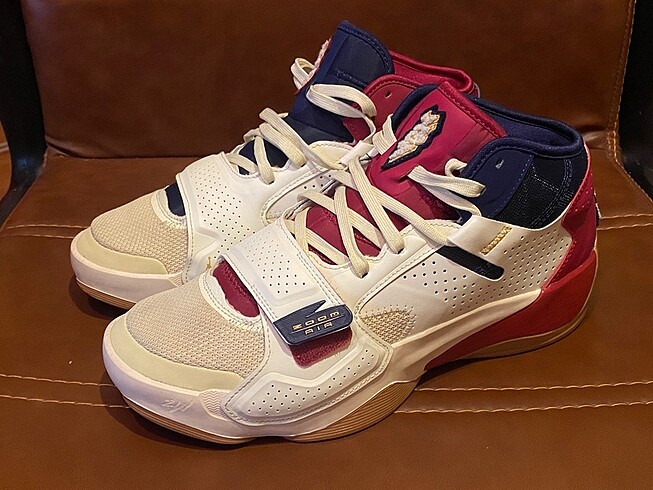 NIKE AIR JORDAN ZION 2 (42,5)