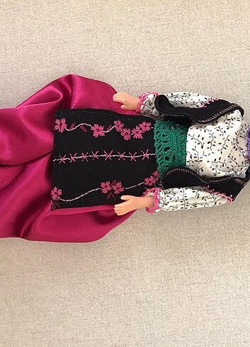 Diğer Barbie Bebek