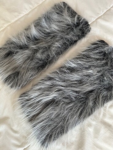 Urban Outfitters y2k fluffy tozluk
