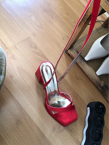 Diğer Kırmızı topuklu ayakkabı