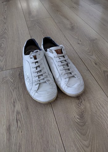 Beyaz Minimalist Erkek Spor Ayakkabı