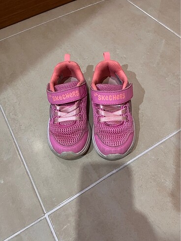 Skechers spor ayakkabı
