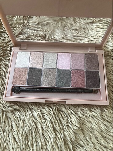 Beden Maybelline Far Paleti