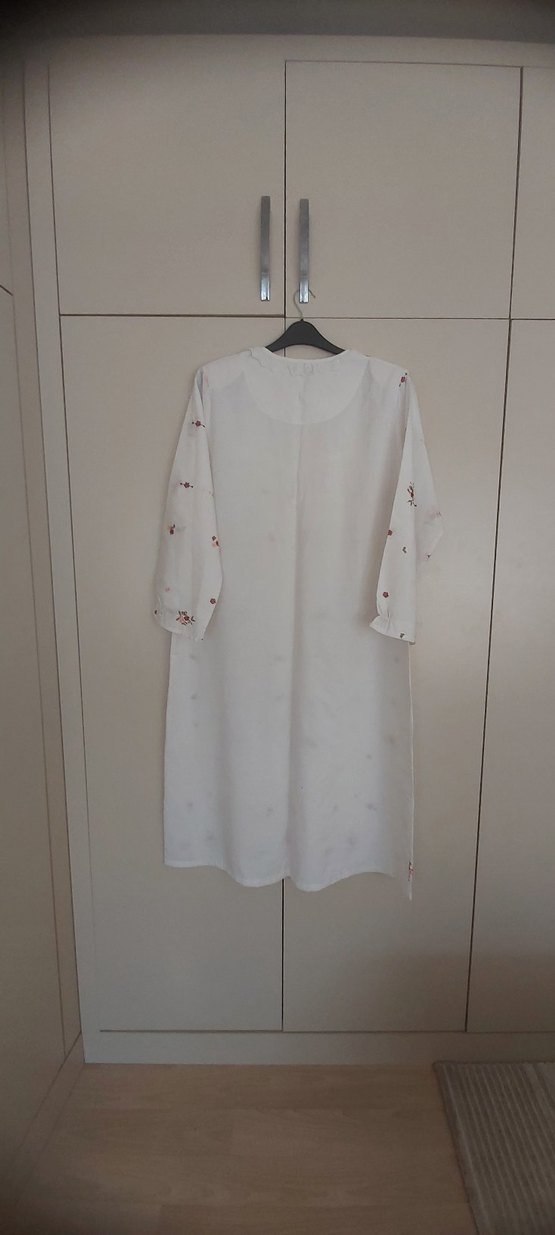 Nakışlı Beyaz Midi Kadın Gecelik - Görsel 3