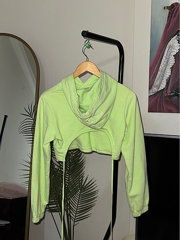 Bershka Sloganlı Bağlamalı Crop/sweatshirt