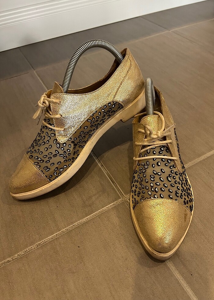 Gold detaylı Şık ayakkabı - Görsel 4