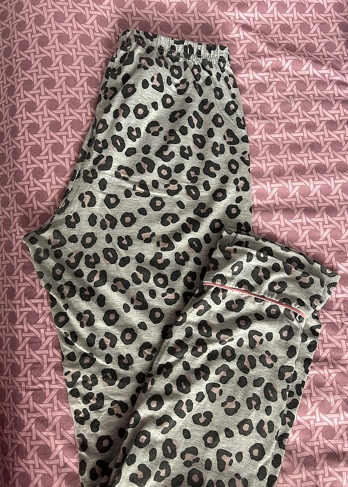 Leoparlı pembe çizgili pijama - Görsel 3