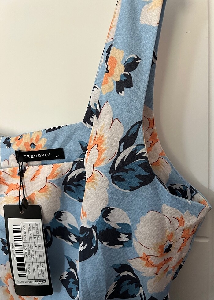 Mavi çiçekli midi boy elbise - Görsel 5
