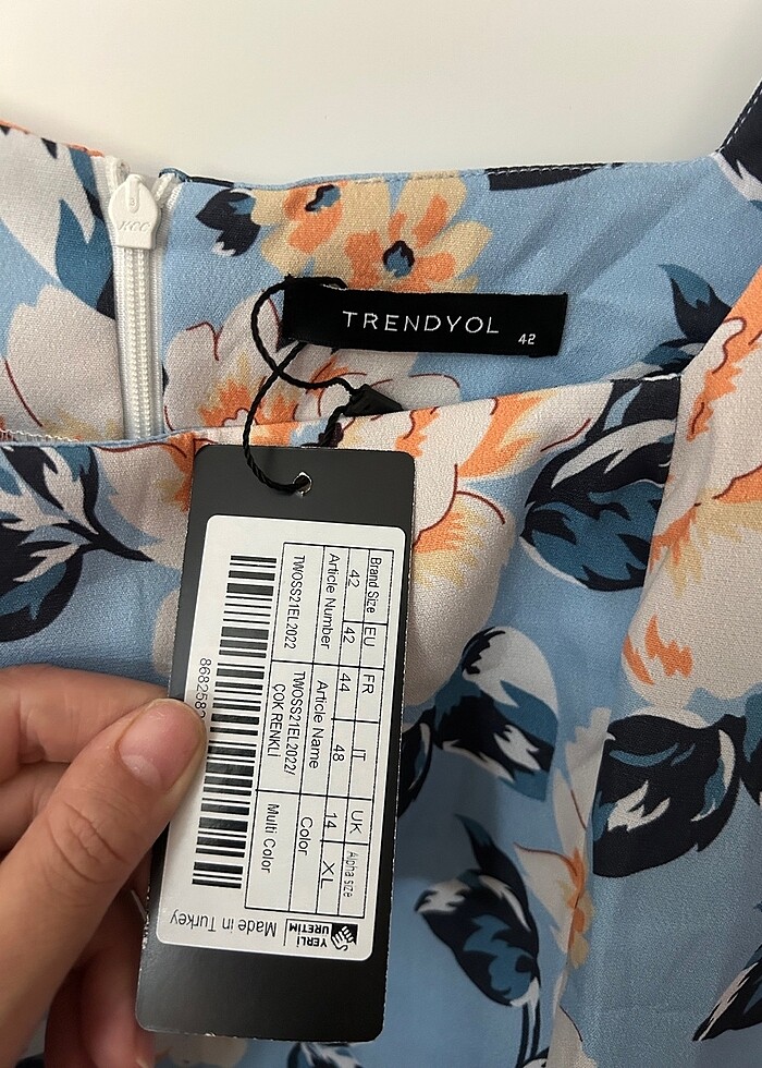 Mavi çiçekli midi boy elbise - Görsel 4