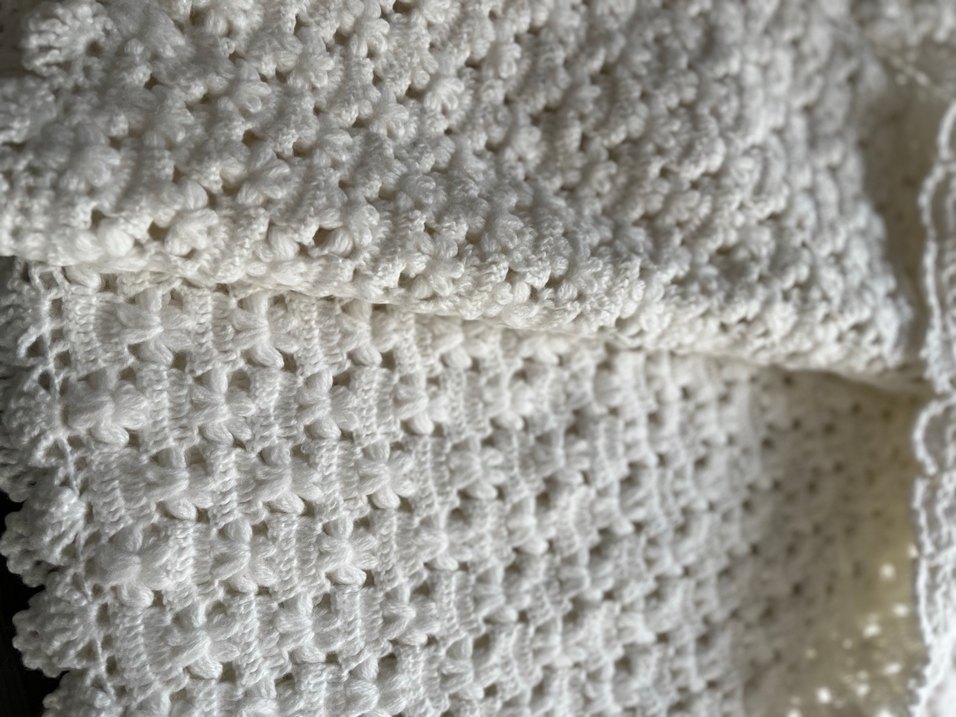 Bebek battaniyesi Nako ile örülmüş 105cm kare - Görsel 4