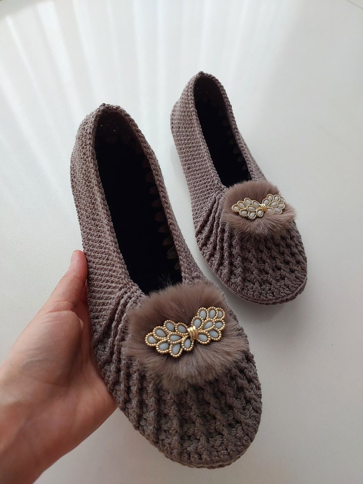 Kahverengi Kürklü Nakışlı Kadın Ev Terliği - Görsel 2