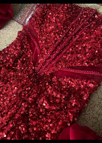 Kırmızı payetli abiye - Görsel 8