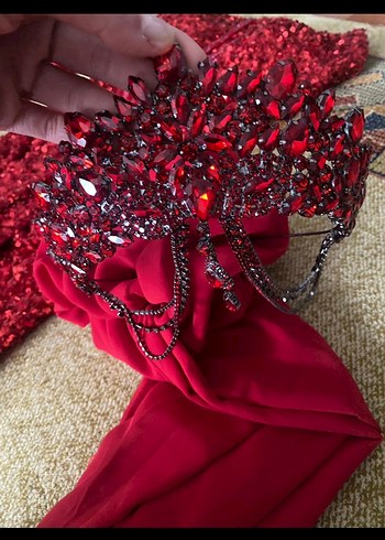 Kırmızı payetli abiye - Görsel 7