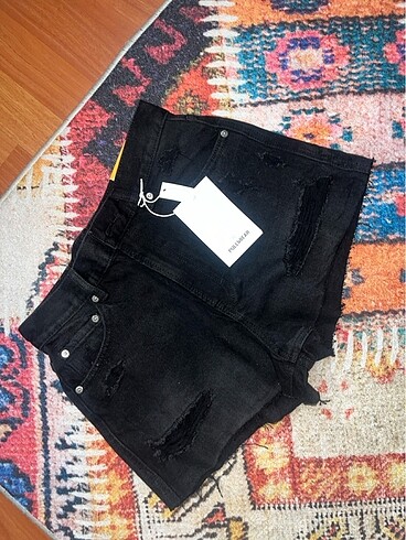 36 Beden siyah Renk Pull and bear kot şort
