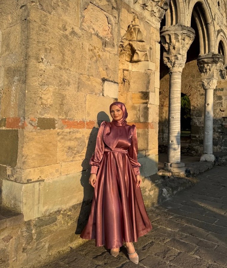 Uzun Kadın Abiye - Görsel 2