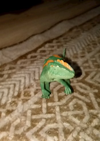 Renkli Dinozor Aksiyon Figürü