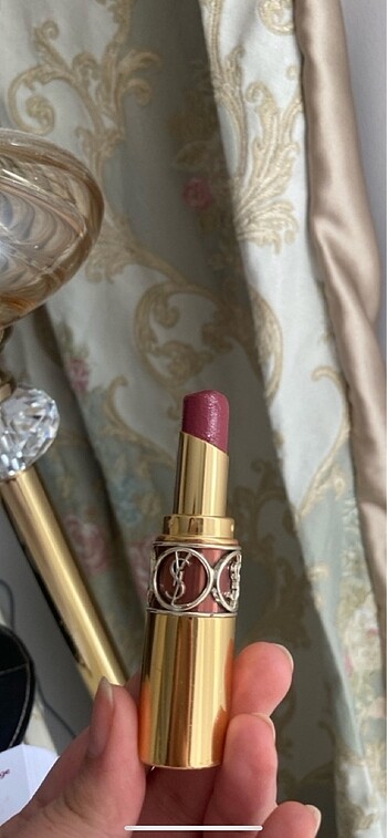 Yves Saint Laurent Ysl lip shine