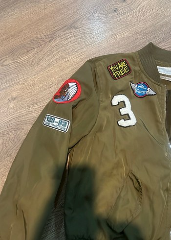 Kadin patchli yesil bomber ceket - Görsel 3