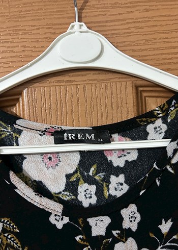 Çiçekli tesettür elbise - Görsel 2