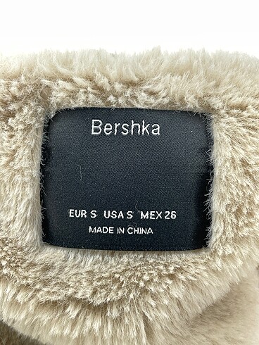 s Beden siyah Renk Bershka Mont %70 İndirimli.