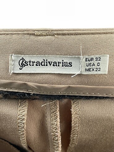 32 Beden çeşitli Renk Stradivarius Düz Kesim %70 İndirimli.