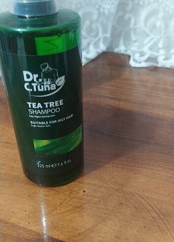 Farmasi Tea tree şampuan 
