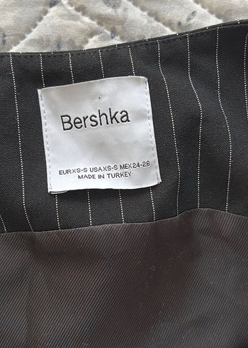 Düğmeli Siyah Çizgili Kadın Yelek - Görsel 3