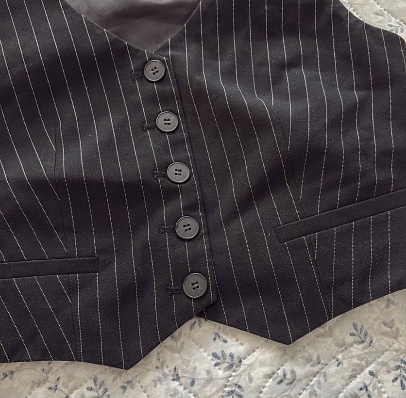 Düğmeli Siyah Çizgili Kadın Yelek - Görsel 4