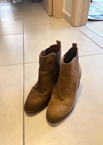 Kahverengi Süet Kadın Bot - Görsel 2