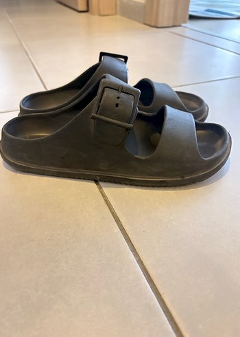 Siyah Günlük Bantlı Terlik - Görsel 4