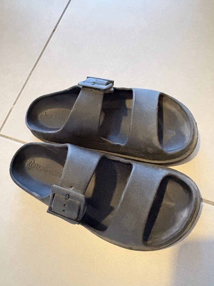 Siyah Günlük Bantlı Terlik - Görsel 2