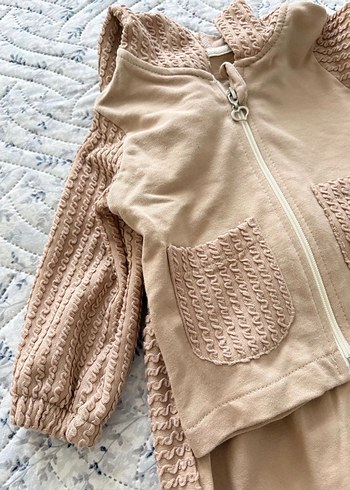 Örgü Detaylı Kız Bebek Kahverengi Takım - Görsel 3