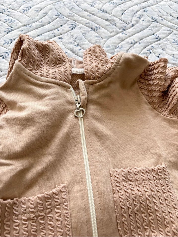 Örgü Detaylı Kız Bebek Kahverengi Takım - Görsel 4
