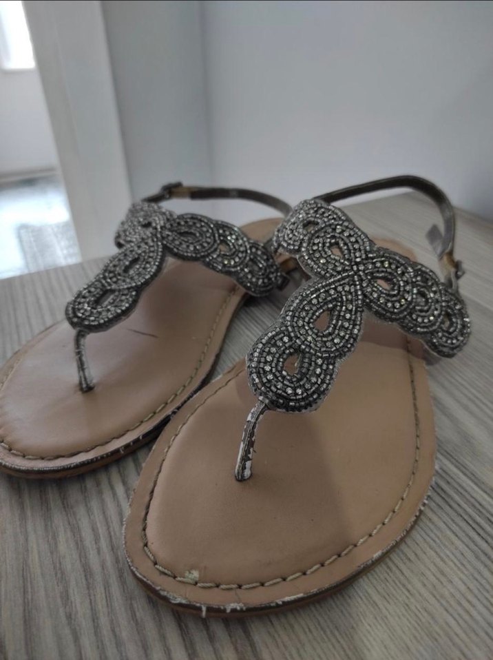 Boncuk Detaylı Sandalet - Görsel 2