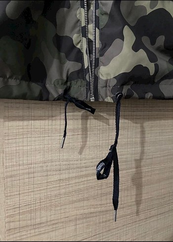 Kahverengi Kamuflaj Kapüşonlu Kemerli Mini Ceket - Görsel 5