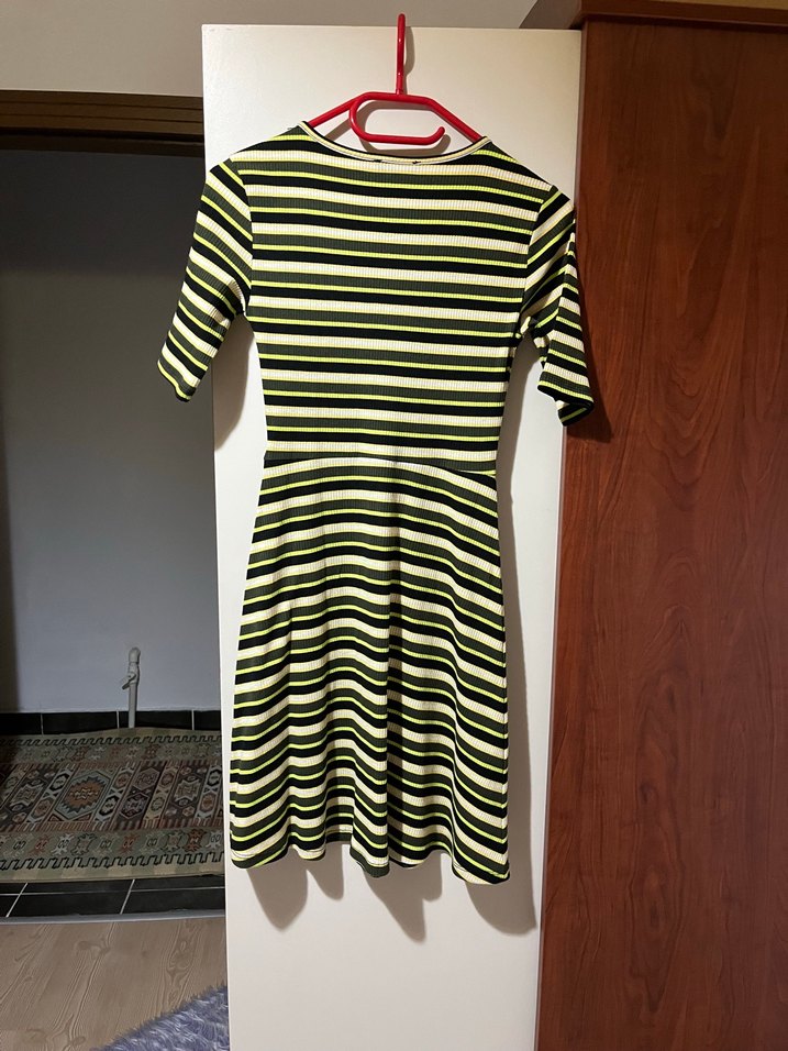 Çizgili, V Yakalı  Elbise - Görsel 2