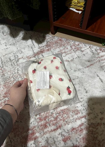 Beyaz Çilek Desenli Kadın Çanta - Görsel 3