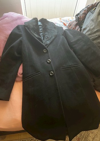 Siyah Kürklü Yaka Kadın Kaban - Görsel 4