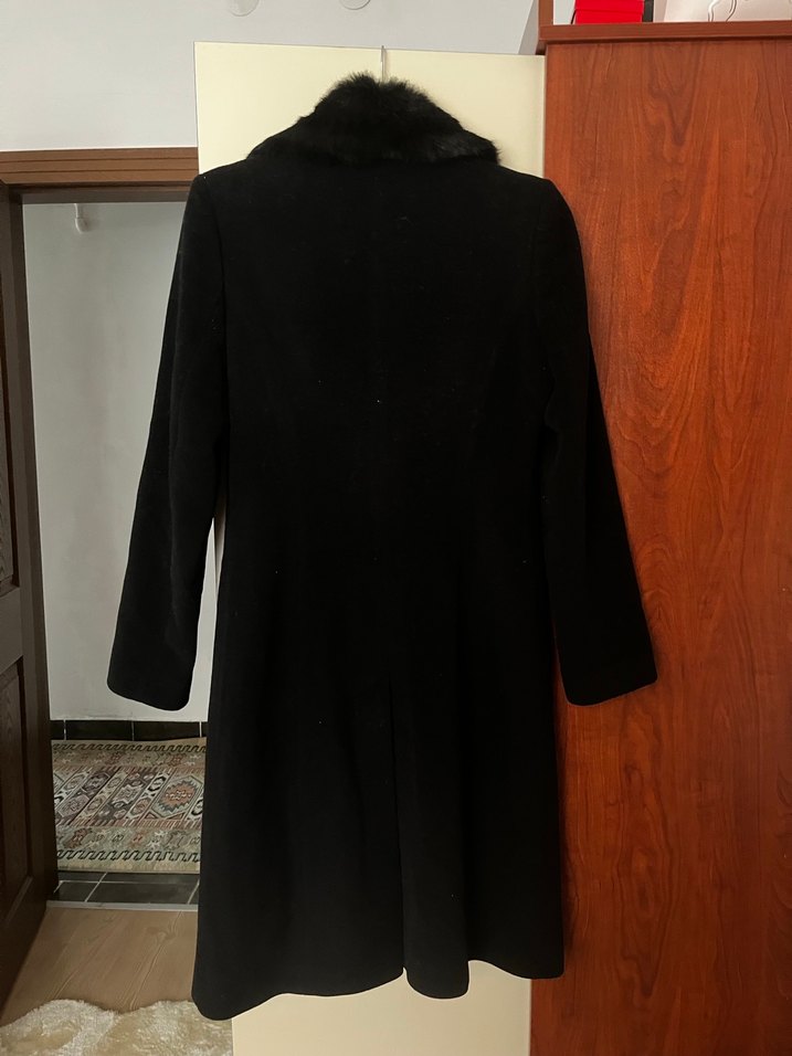 Siyah Kürklü Yaka Kadın Kaban - Görsel 2