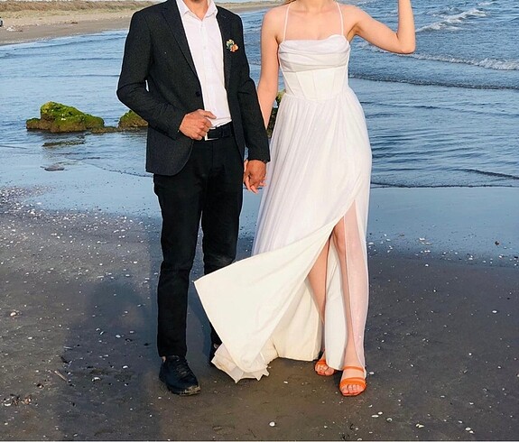 Uzun beyaz nikah- dış çekim elbisesi