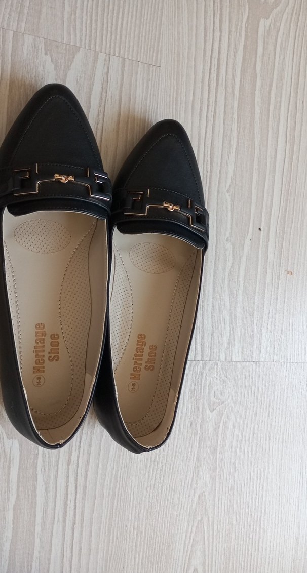 Siyah Parlak Yılan Desenli Tokalı Topuklu Kadın Babet - Görsel 3