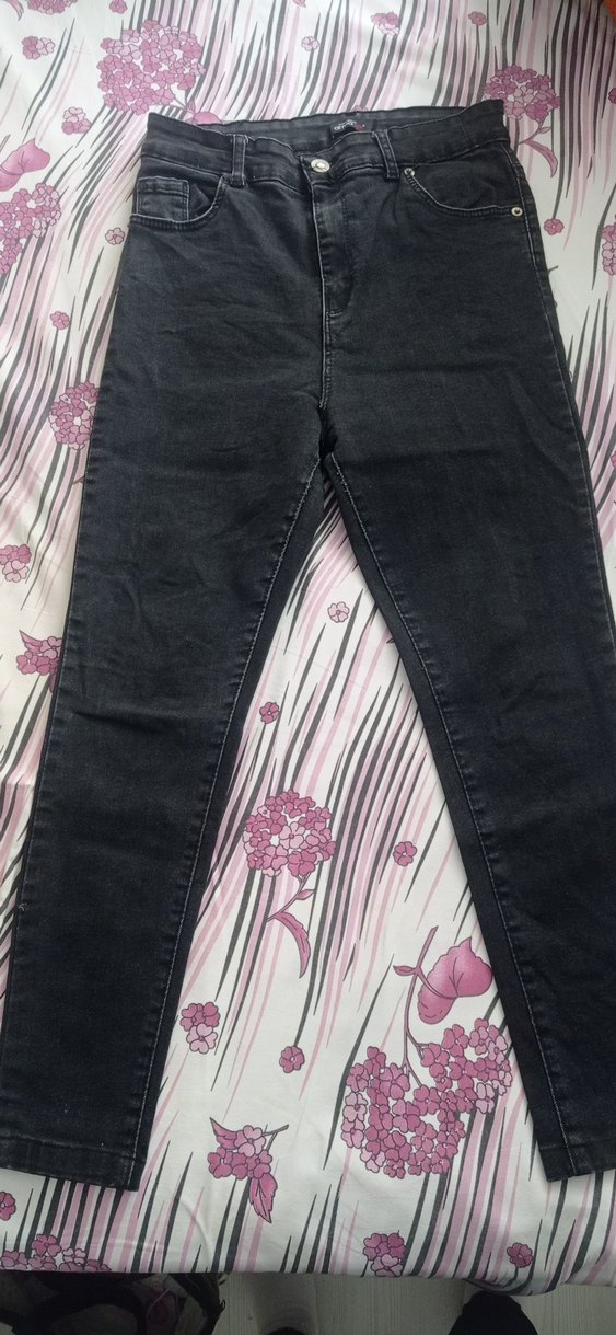 Siyah Dar Kesim Rahat Kadın Denim Pantolon - Görsel 3