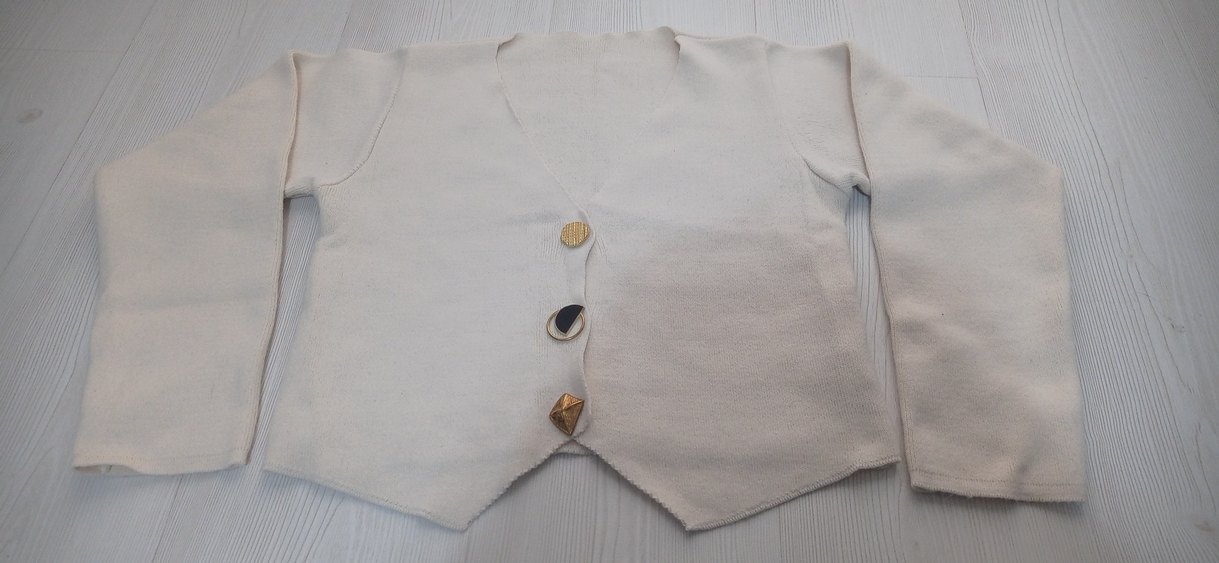 Düğmeli Bej Hırka - Görsel 4