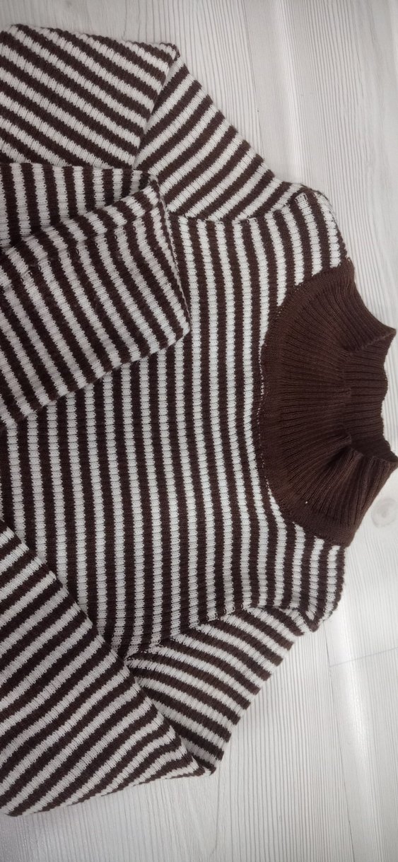 Kahverengi Çizgili Boğazlı Triko Bluz - Görsel 3